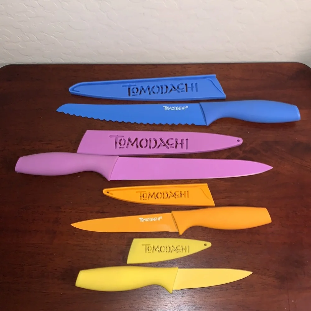 TOMODACHI BRAND NEW SET OF 4 AMAZING KNIVES